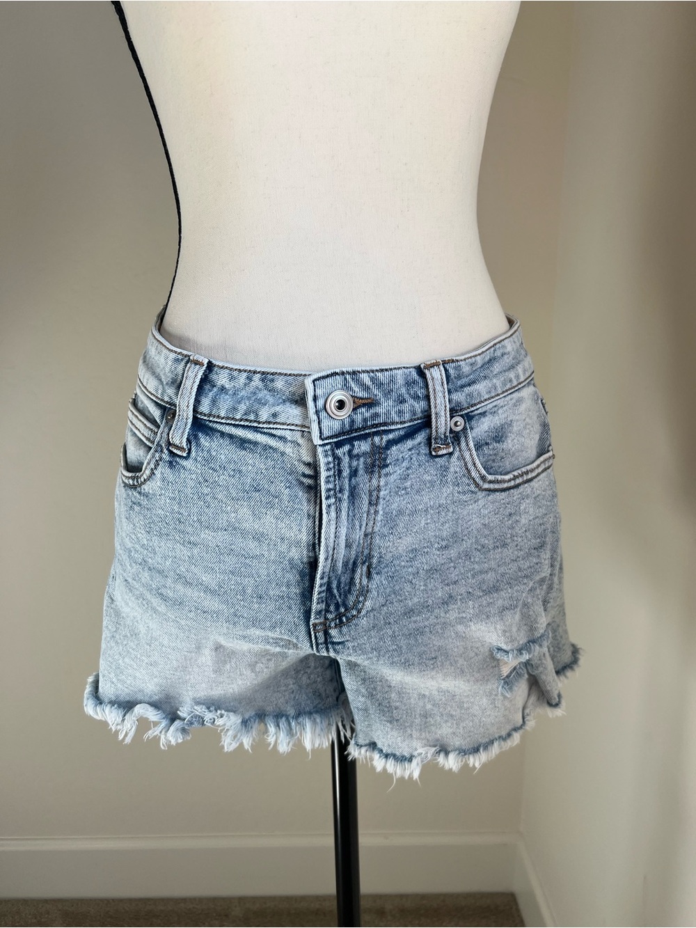 BCBGeneration Women's High Rise Distressed Denim Shorts Size 7/28